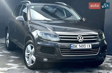Позашляховик / Кросовер Volkswagen Touareg 2011 в 