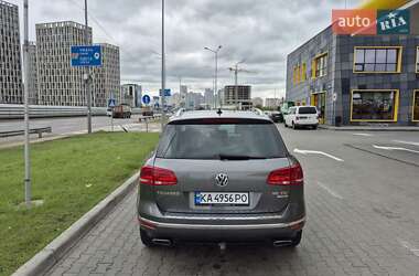 Внедорожник / Кроссовер Volkswagen Touareg 2017 в 