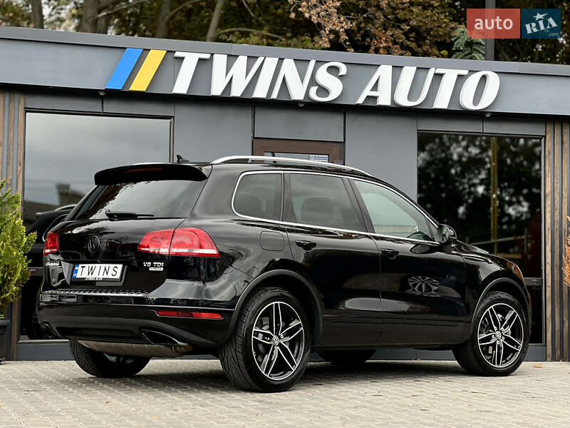 Позашляховик / Кросовер Volkswagen Touareg 2016 в Одесі