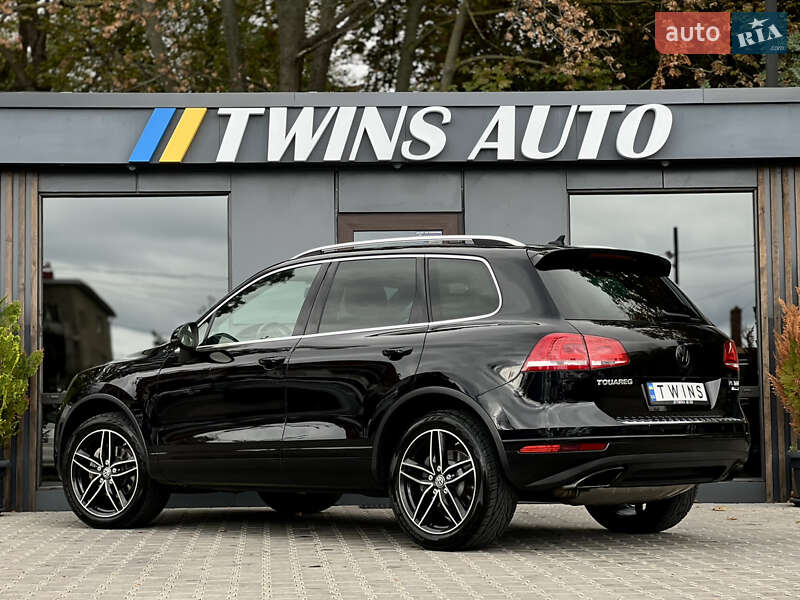 Позашляховик / Кросовер Volkswagen Touareg 2016 в Одесі