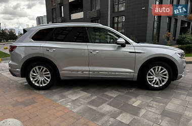 Внедорожник / Кроссовер Volkswagen Touareg 2020 в 