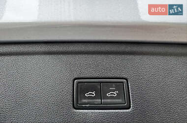 Внедорожник / Кроссовер Volkswagen Touareg 2020 в 