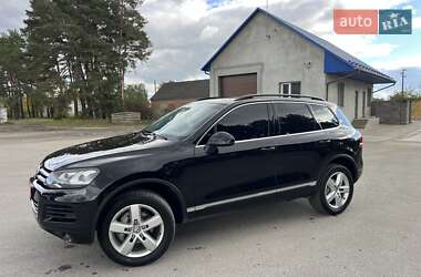 Внедорожник / Кроссовер Volkswagen Touareg 2011 в 