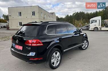 Внедорожник / Кроссовер Volkswagen Touareg 2011 в 