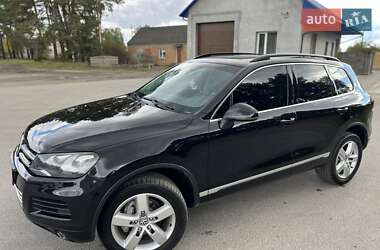 Внедорожник / Кроссовер Volkswagen Touareg 2011 в 