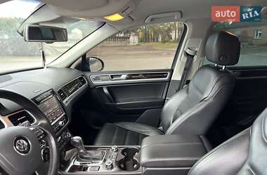 Внедорожник / Кроссовер Volkswagen Touareg 2011 в 