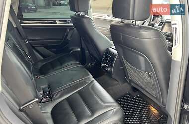 Внедорожник / Кроссовер Volkswagen Touareg 2011 в 