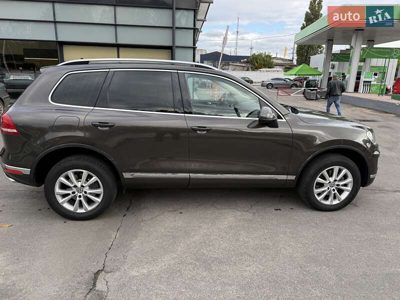 Позашляховик / Кросовер Volkswagen Touareg 2017 в Одесі