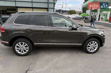 Внедорожник / Кроссовер Volkswagen Touareg 2017 в 