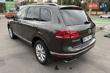 Внедорожник / Кроссовер Volkswagen Touareg 2017 в 