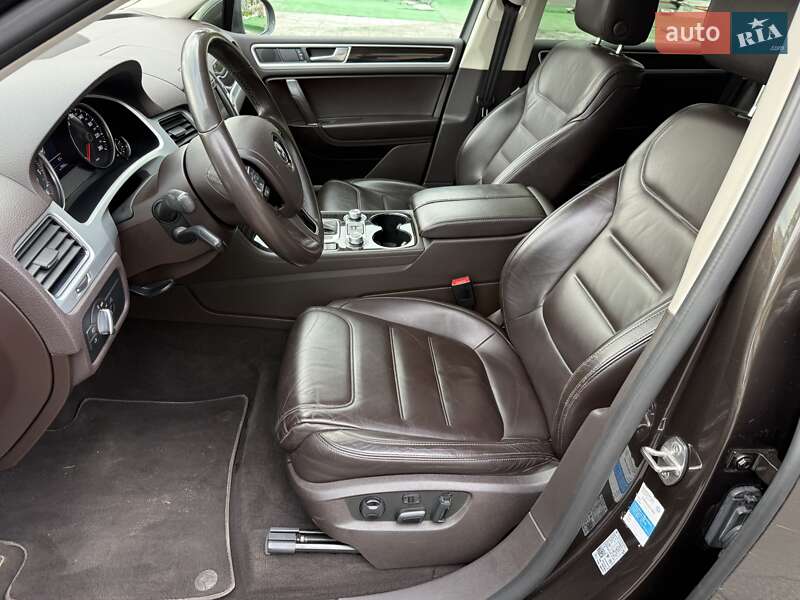 Позашляховик / Кросовер Volkswagen Touareg 2017 в Одесі