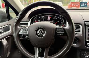 Внедорожник / Кроссовер Volkswagen Touareg 2017 в 
