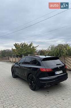 Внедорожник / Кроссовер Volkswagen Touareg 2018 в 