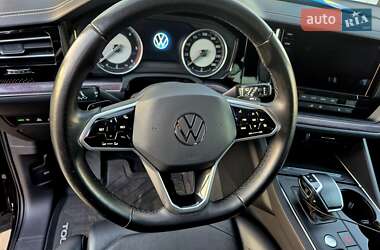 Внедорожник / Кроссовер Volkswagen Touareg 2021 в 