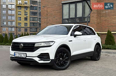 Внедорожник / Кроссовер Volkswagen Touareg 2018 в 