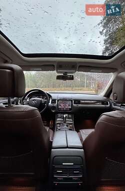 Внедорожник / Кроссовер Volkswagen Touareg 2013 в 