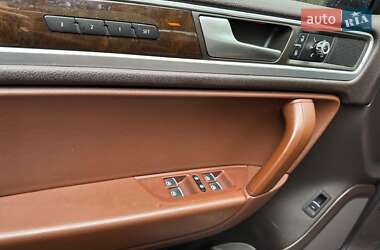 Внедорожник / Кроссовер Volkswagen Touareg 2013 в 