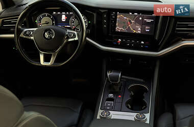 Позашляховик / Кросовер Volkswagen Touareg 2019 в  фото 55 Позашляховик / Кросовер Volkswagen Touareg 2019 в