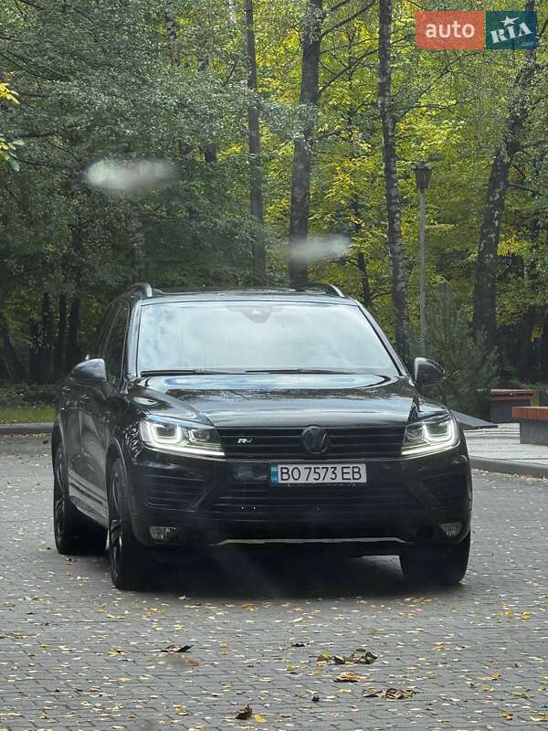 Внедорожник / Кроссовер Volkswagen Touareg 2016 в Тернополе