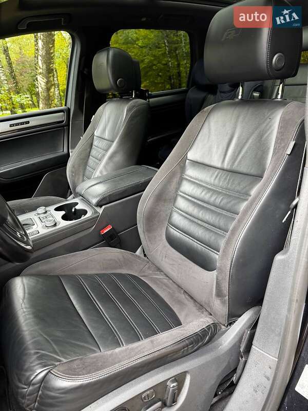 Внедорожник / Кроссовер Volkswagen Touareg 2016 в Тернополе