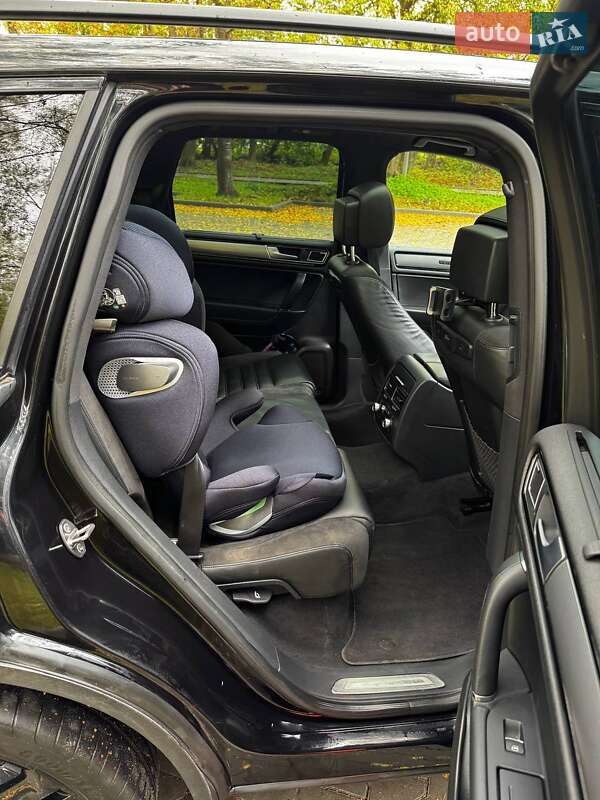 Внедорожник / Кроссовер Volkswagen Touareg 2016 в Тернополе