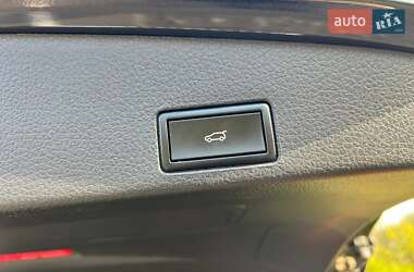 Позашляховик / Кросовер Volkswagen Touareg 2014 в  фото 14 Позашляховик / Кросовер Volkswagen Touareg 2014 в