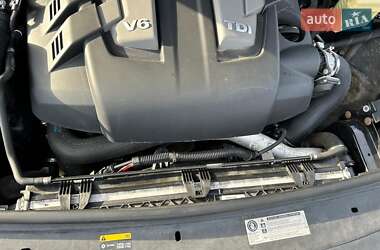 Позашляховик / Кросовер Volkswagen Touareg 2014 в  фото 32 Позашляховик / Кросовер Volkswagen Touareg 2014 в