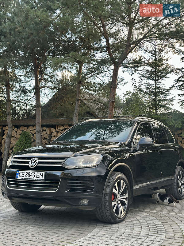Внедорожник / Кроссовер Volkswagen Touareg 2011 в Черновцах