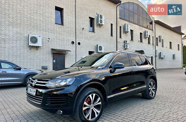 Внедорожник / Кроссовер Volkswagen Touareg 2011 в 