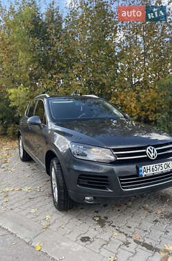 Внедорожник / Кроссовер Volkswagen Touareg 2013 в 