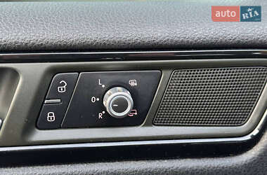 Внедорожник / Кроссовер Volkswagen Touareg 2013 в 