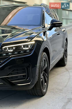 Внедорожник / Кроссовер Volkswagen Touareg 2023 в 