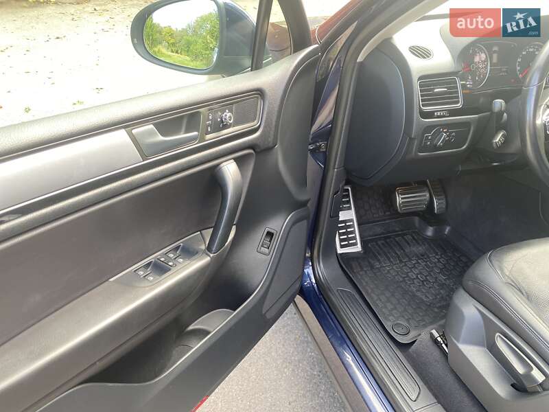 Позашляховик / Кросовер Volkswagen Touareg 2013 в Вінниці