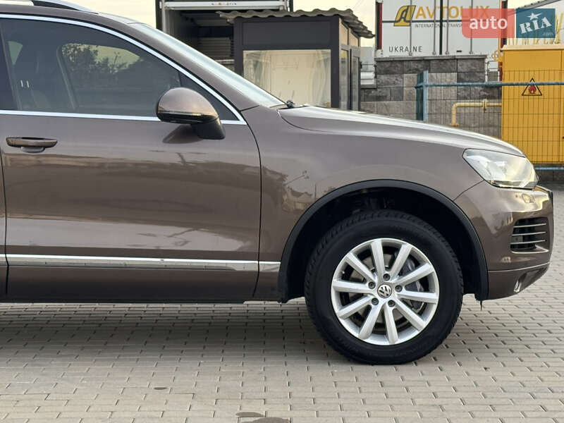 Внедорожник / Кроссовер Volkswagen Touareg 2014 в Мукачево