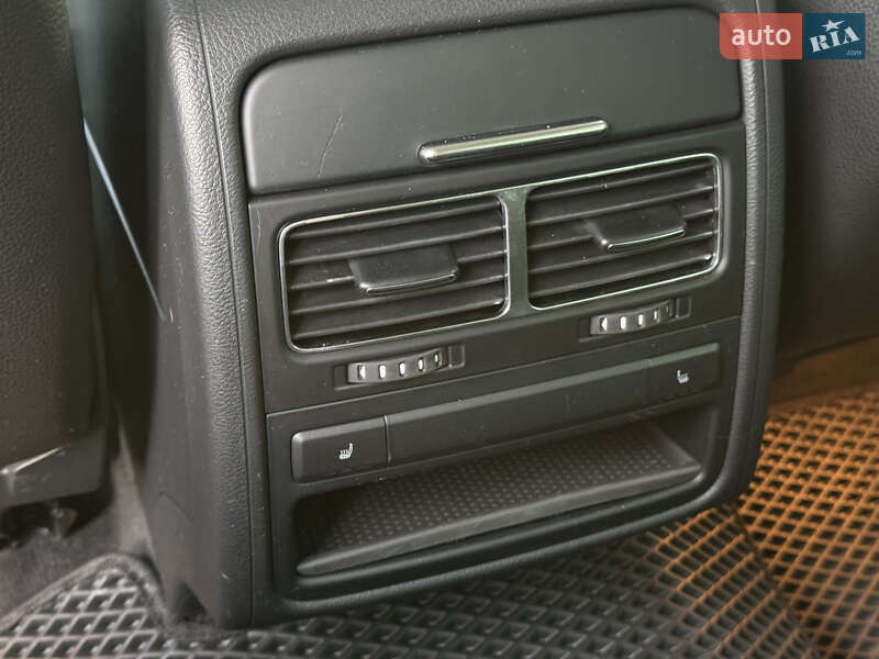 Внедорожник / Кроссовер Volkswagen Touareg 2014 в Мукачево