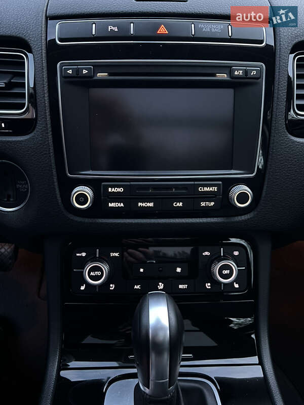 Позашляховик / Кросовер Volkswagen Touareg 2015 в Києві фото 43 Позашляховик / Кросовер Volkswagen Touareg 2015 в Києві