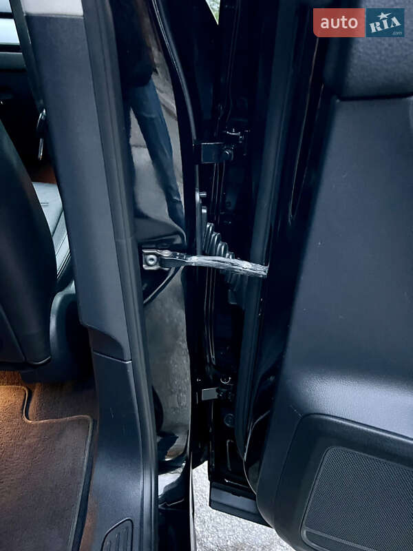 Позашляховик / Кросовер Volkswagen Touareg 2015 в Києві фото 83 Позашляховик / Кросовер Volkswagen Touareg 2015 в Києві