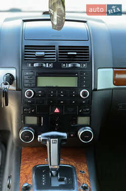 Внедорожник / Кроссовер Volkswagen Touareg 2006 в 