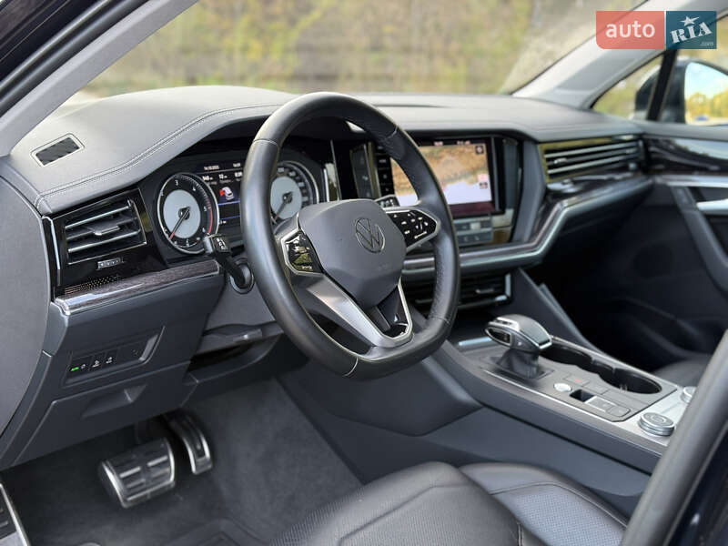 Позашляховик / Кросовер Volkswagen Touareg 2021 в Дніпрі фото 17 Позашляховик / Кросовер Volkswagen Touareg 2021 в Дніпрі