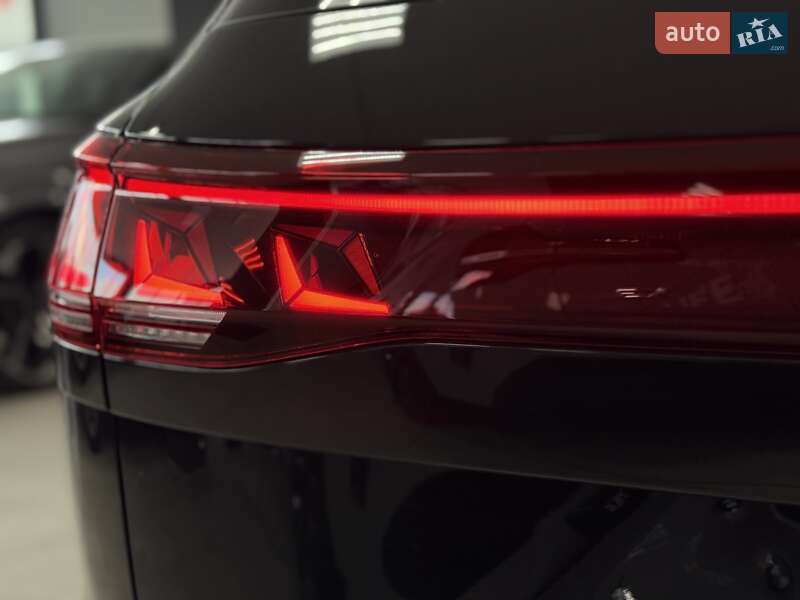 Позашляховик / Кросовер Volkswagen Touareg 2025 в Тернополі