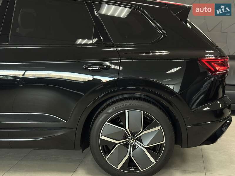 Позашляховик / Кросовер Volkswagen Touareg 2025 в Тернополі