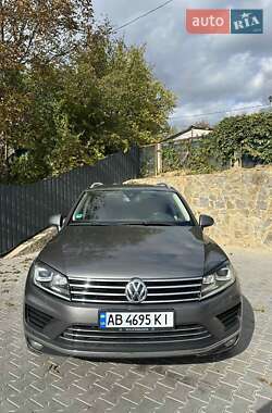 Внедорожник / Кроссовер Volkswagen Touareg 2015 в 