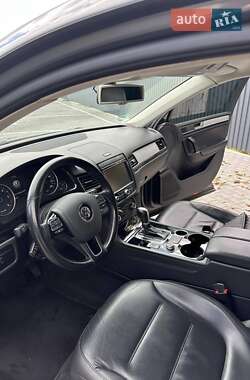 Внедорожник / Кроссовер Volkswagen Touareg 2015 в 