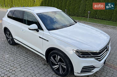 Внедорожник / Кроссовер Volkswagen Touareg 2019 в 