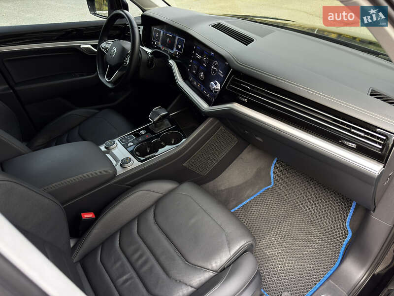 Внедорожник / Кроссовер Volkswagen Touareg 2021 в Днепре