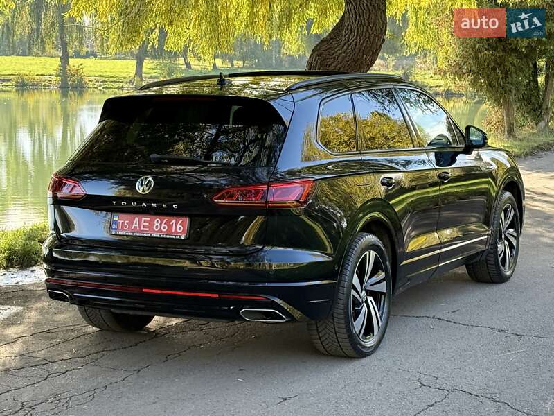 Позашляховик / Кросовер Volkswagen Touareg 2020 в Рівному