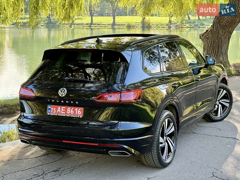 Позашляховик / Кросовер Volkswagen Touareg 2020 в Рівному