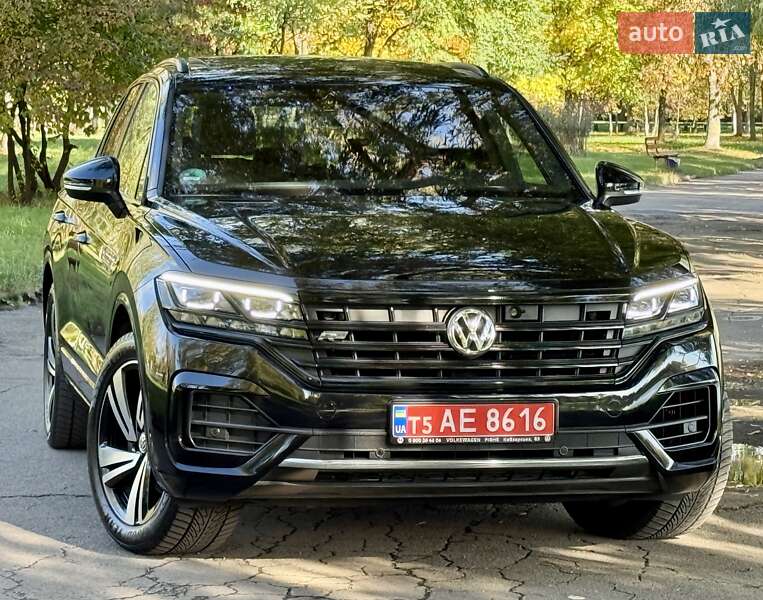 Позашляховик / Кросовер Volkswagen Touareg 2020 в Рівному