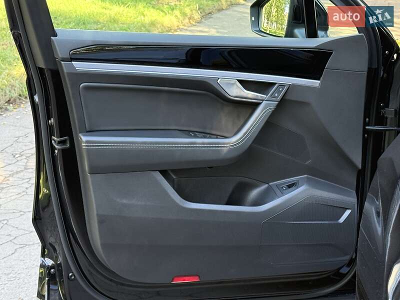 Позашляховик / Кросовер Volkswagen Touareg 2020 в Рівному