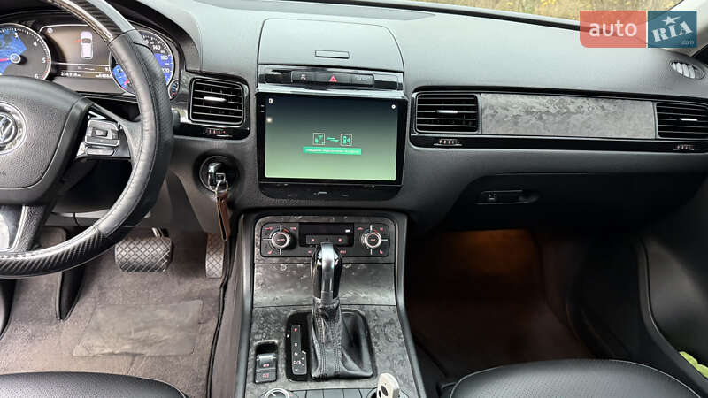 Внедорожник / Кроссовер Volkswagen Touareg 2012 в Звенигородке